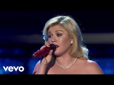 Kelly Clarkson - Silent Night ft. Trisha Yearwood, Reba McEntire